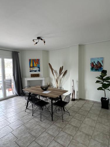 3 bedrooms, 4 beds