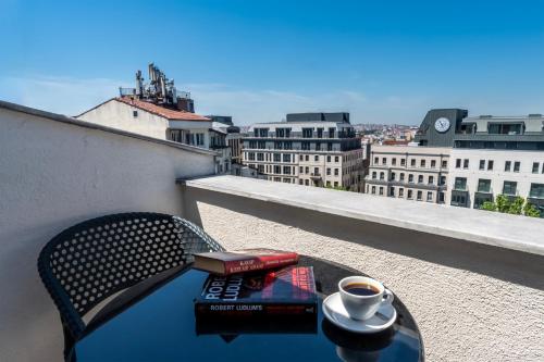 Double Room with Terrace image 5