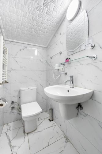 Double Room with Terrace image 2