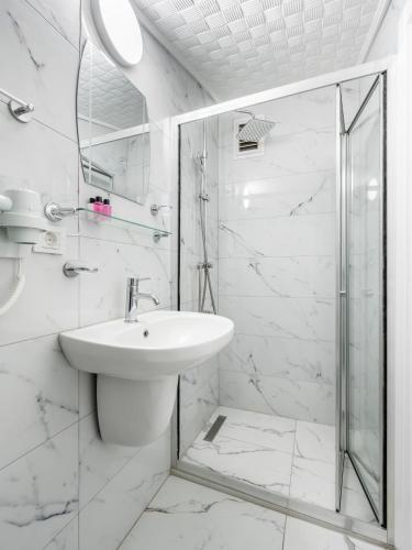 Double Room with Terrace image 1