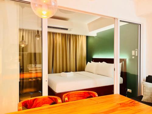 Manila Philippines, Azure Urban Resort Staycation by Leroche near Ninoy Aquino International Airport, Манила (фото 9)