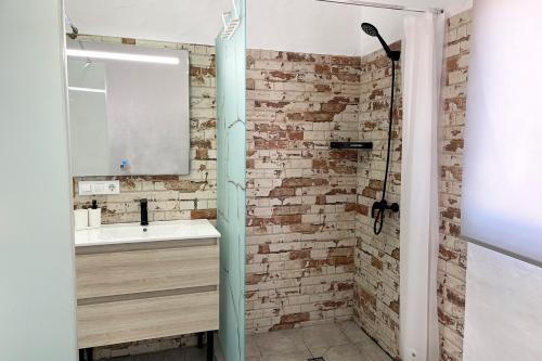 Studio Apartment image 10