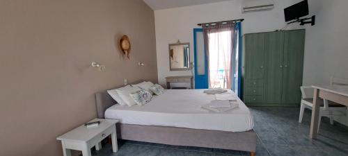 Säng, Studio Elisabeth in Tinos