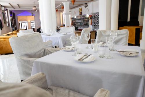 Restoran, Coconut Residence & Spa in Kololi