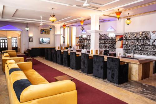 Pub/Lounge, Coconut Residence & Spa in Kololi