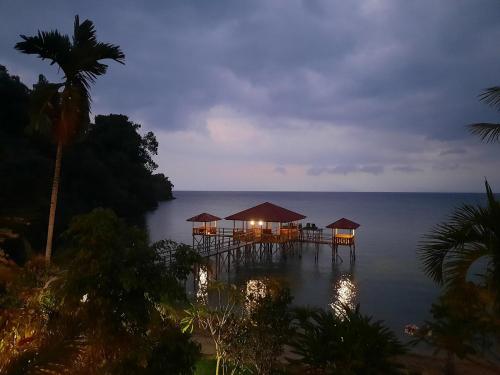 Supanti aplinka, Dolidi Ndano Towale Resort in Tentena