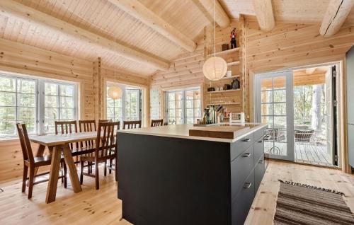 kuhinja, 2 Bedroom Cozy Home In Frederiksværk in Kogehusvej