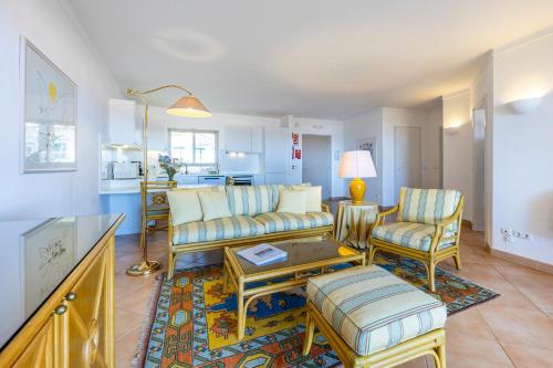 One-Bedroom Apartment image 10