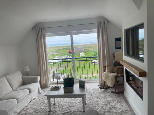 Two Bedroom Deluxe Sea View Guest Suite in Inis Mor
