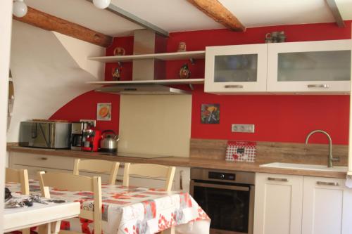 CHARMANTE MAISON - Meuble de Tourisme 2 etoiles "LOURECANTOU" near L' Hacienda