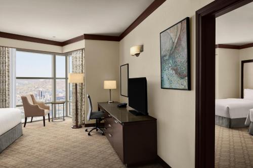 room detail thumbnail 1