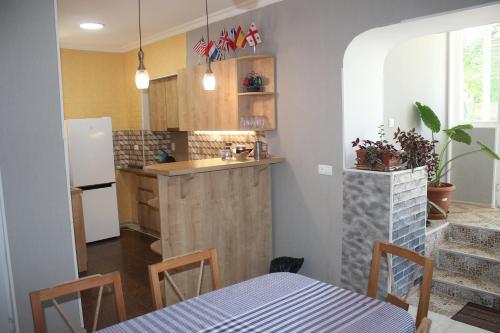 Guesthouse Levani in กอรี่