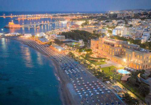 Florida Hotel - image 9