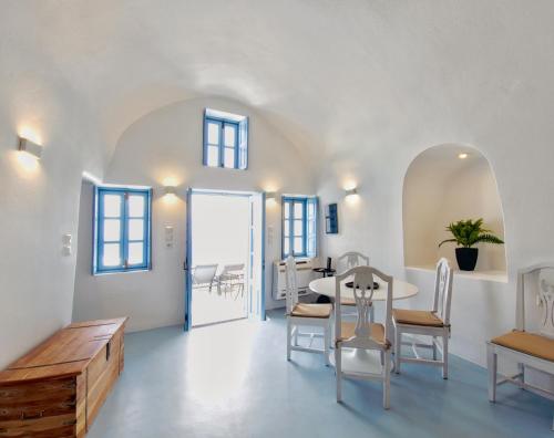 Karpimo Scenery - Caldera Sunset View - Private Hot Tub - Firostefani 5