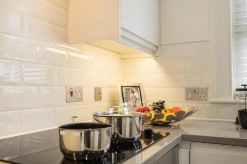 Covent Garden 2BR - Urban Chic Apartment, London (photo 6)