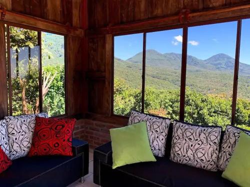 Entre Montañas (Entre Montanas) in Apaneca