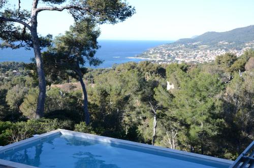 Villa piscine avec belle vue mer - Location, gîte - Carqueiranne