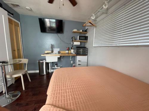 Bowser's castle - image 25