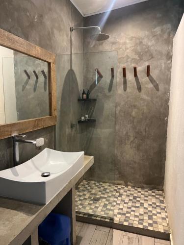 Hostel-Island Paradise, Saboga Lodge and Villa Noelia