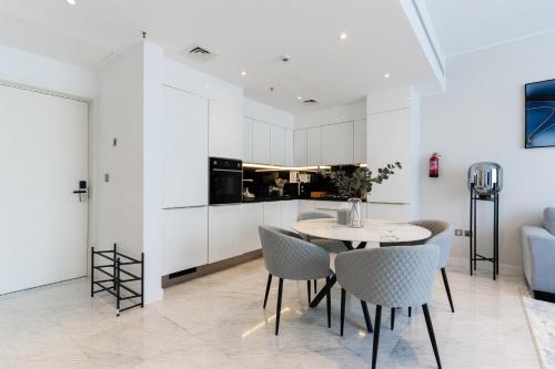 Bright and Cozy Apartment in Business Bay l Canal View, Dubái (foto 3)