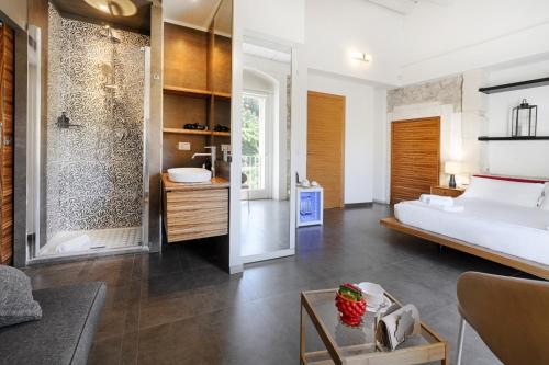 559079181 Itria Palace