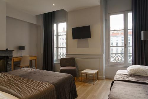 room detail thumbnail 1
