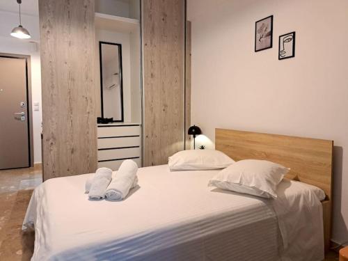 Mini Suite 5, Patra