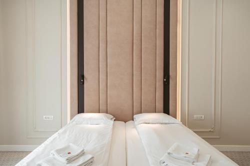 Astoria Grand Hotel - image 7