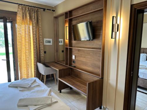 Saint George Beach Hotel - image 3