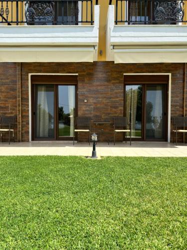 Saint George Beach Hotel - image 10