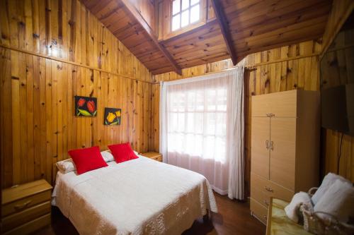 1 double bed, 4 twin beds