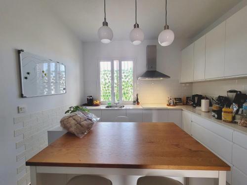 บริการและสิ่งอำนวยความสะดวก, Casa Verna Jacuzzi y Barbacoa in อัลคูเซร์