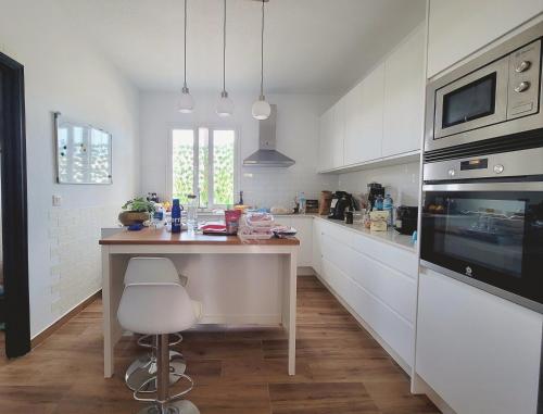 Casa Verna Jacuzzi y Barbacoa in อัลคูเซร์