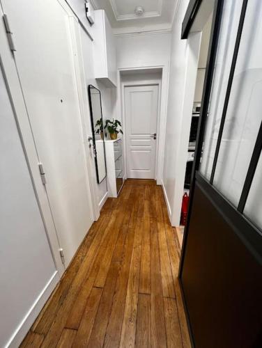 Au coeur du marché Poncelet et à 2 pas de l'Arc de Triomphe - appartement 6 personnes et 1 bébé, sdb, 2 WC, París (foto 5)