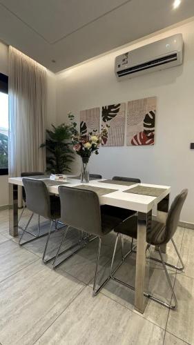 Smart luxury apartment 3bedrooms in السفارات