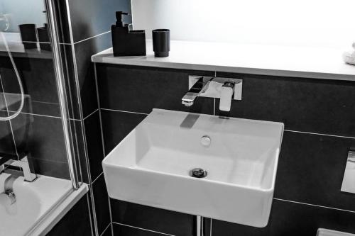 Cosy & Comfy 2-Bedroom Apt, 3 Bath, Sleeps 5, Central Manchester, Parking Included, Wifi, 10 Percent OFF, Manchester (fotografie 10)