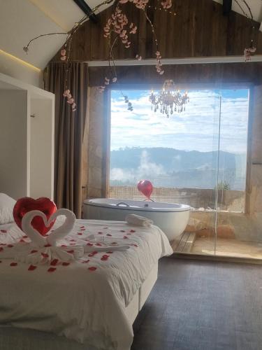 King Suite with Spa Bath image 10