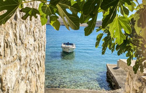 Viesnīcas āriene, Lovely Apartment In Miskovici With House Sea View in Miskovici