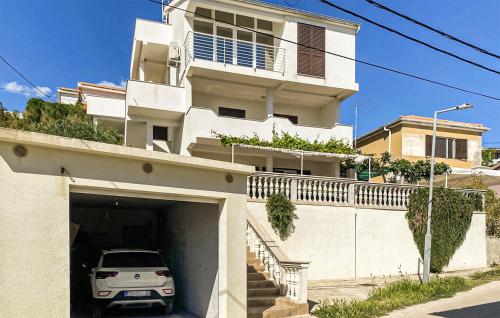 Viesnīcas āriene, Lovely Apartment In Miskovici With House Sea View in Miskovici