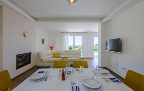 Konyha, Lovely Home In Appignano Del Tronto in Appignano Del Tronto