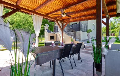 Viesnīcas āriene, Luxurious Home In Donja Lomnica With House A Panoramic View in Starjak