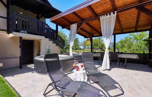 Viesnīcas āriene, Luxurious Home In Donja Lomnica With House A Panoramic View in Starjak