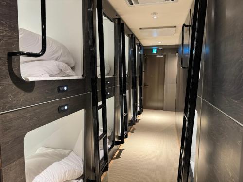Capsule Hotel Suzumoriya, Tokio