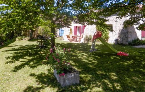 Viesnīcas āriene, Cozy Home In Doulezon in Doulezon