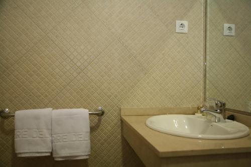 Hotel Torre del Oro - image 13
