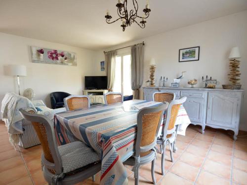 Superbe villa 4 pièces avec jardin à 1500m de la plage, 800m des commerces - La Palmyre - FR-1-705-30 Superbe villa 4 pièces avec jardin à 1500m de la plage, 800m des commerces - La Palmyre - FR-1-705-30