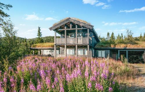 . 5 Bedroom Gorgeous Home In Engerdal