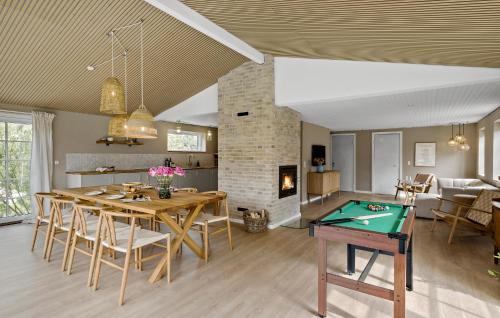 Attractions, 3 Bedroom Ocean Front Home In Hals in Hals