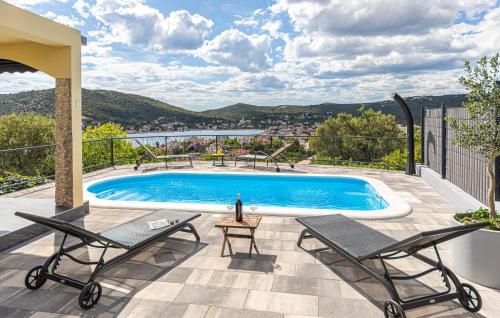 3 Bedroom Lovely Home In Vinisce