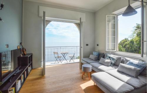 2 Bedroom Lovely Apartment In Genova, Gênes (photo 2)